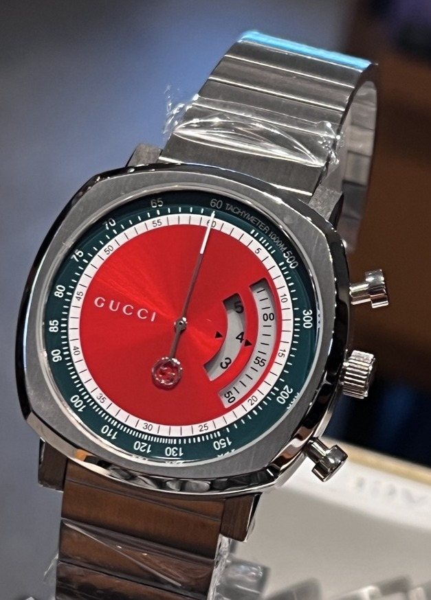 Gucci Red Dial Bracelet Watch — hero